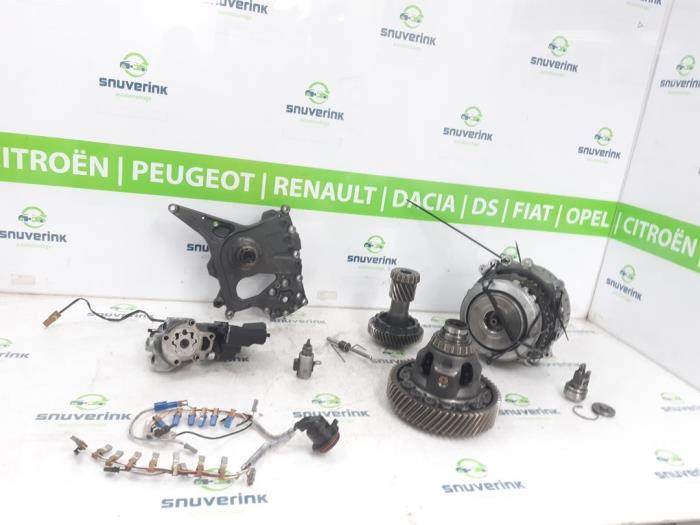 Gebrauchte Getriebe Opel Combo Cargo 1.5 CDTI 130 Preis auf Anfrage angeboten von Snuverink Autodemontage