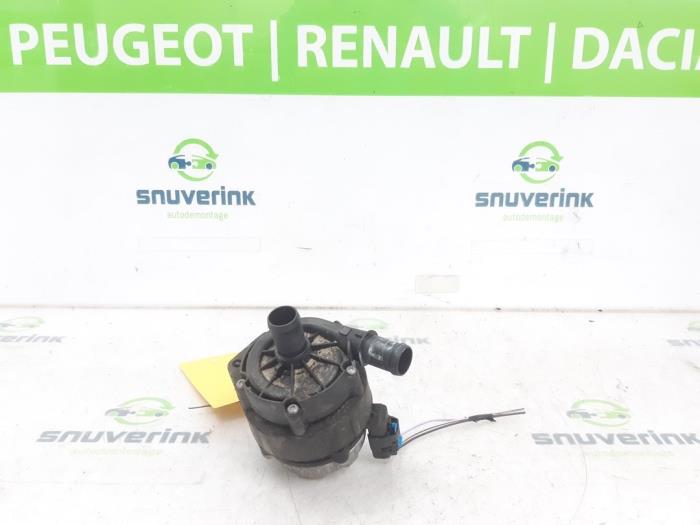 Usagé Pompe à eau Renault Kangoo Express (RFK) 1.5 Blue dCi 75 Prix € 121,00 Prix TTC proposé par Snuverink Autodemontage