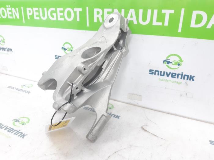 Engine mount from a Volkswagen Transporter T6 2.0 TDI 150 2024