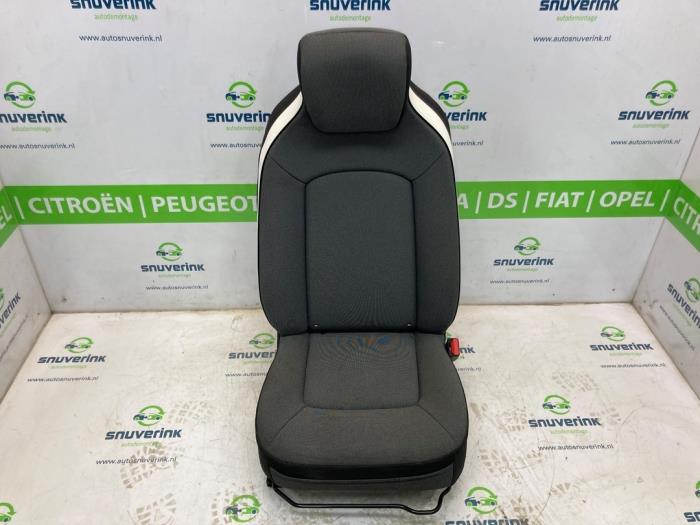 Używane Fotel prawy Renault Zoé (AG) R90 Cena € 95,00 Procedura marży oferowane przez Snuverink Autodemontage