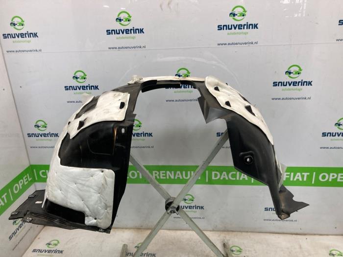 Używane Nadkole Citroen C4 Berline (BA/BB/BC) 1.2 PureTech 130 12V Cena € 60,00 Procedura marży oferowane przez Snuverink Autodemontage