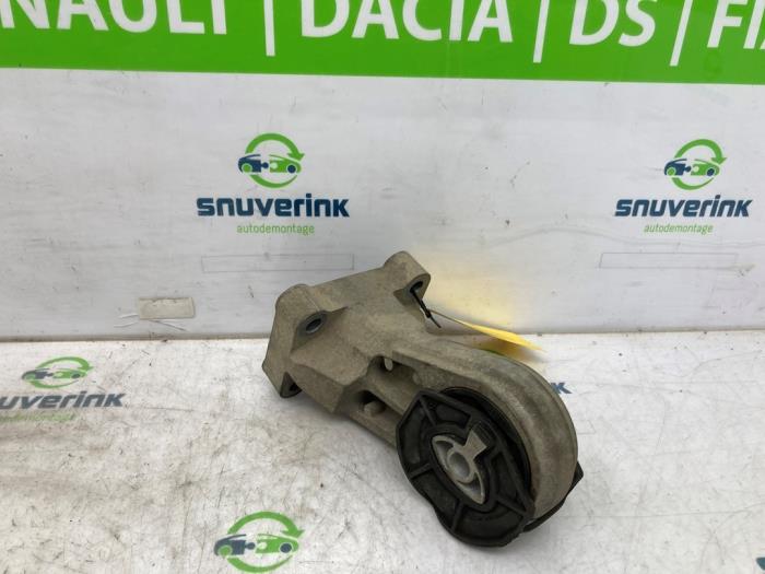 Used Engine mount Renault Master III (EV/HV/UV/VA/VB/VD/VF/VG/VJ) 2.3 dCi 145 16V FWD Price € 48,40 Inclusive VAT offered by Snuverink Autodemontage