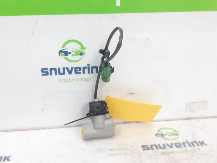 Begagnade Trycksensor, luftkonditionering Renault Kangoo Express (RFK) E-Tech 44 kWh Pris € 54,45 Inklusive moms erbjuds av Snuverink Autodemontage