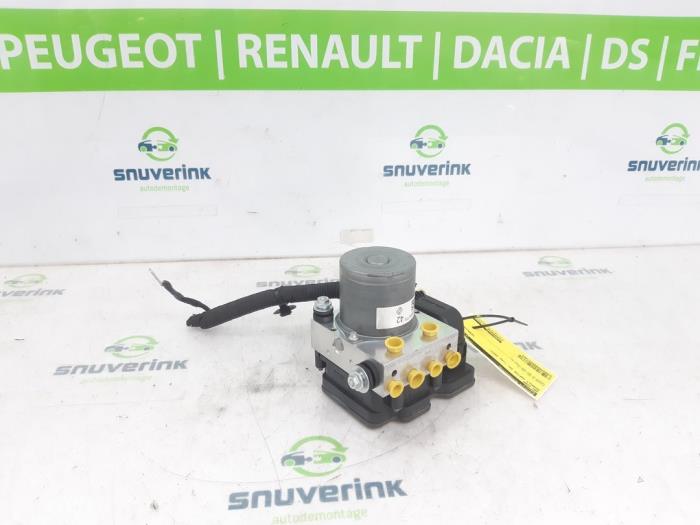 Begagnade ABS-pump Renault Captur II (RJB) 1.0 TCe 90 12V Pris € 224,98 Marginaltabell erbjuds av Snuverink Autodemontage