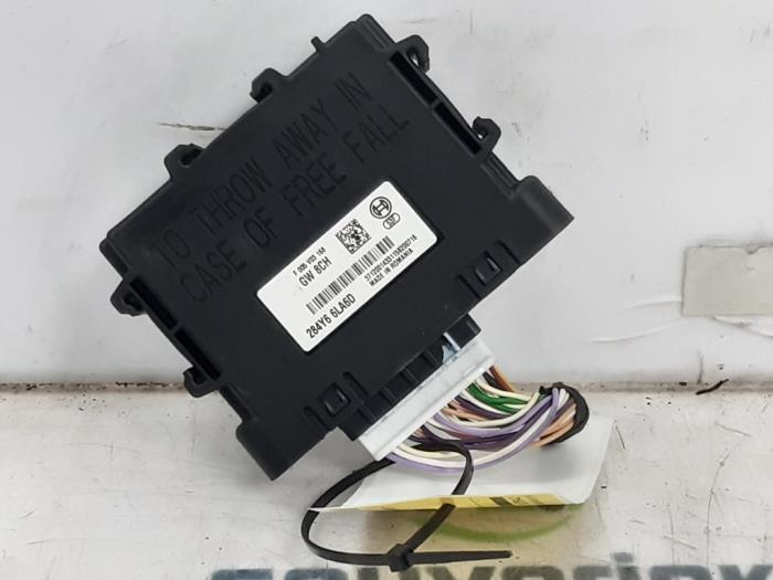 Used Computer, miscellaneous Renault Captur II (RJB) 1.0 TCe 12V Price € 78,65 Inclusive VAT offered by Snuverink Autodemontage
