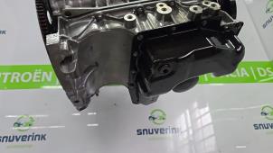 Engine from a Peugeot 208 II (UB/UH/UP) 1.2 Vti 12V PureTech 130 2020