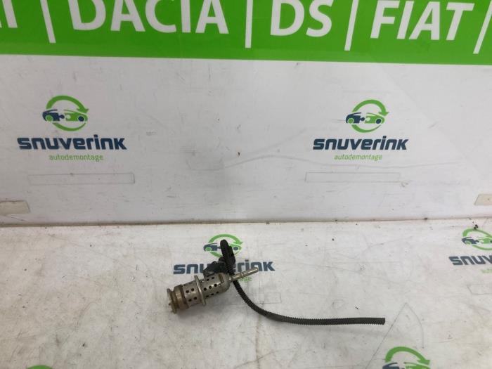 Usados Inyector Adblue Peugeot Boxer (U9) 2.0 BlueHDi 130 Precio € 84,70 IVA incluido ofrecido por Snuverink Autodemontage
