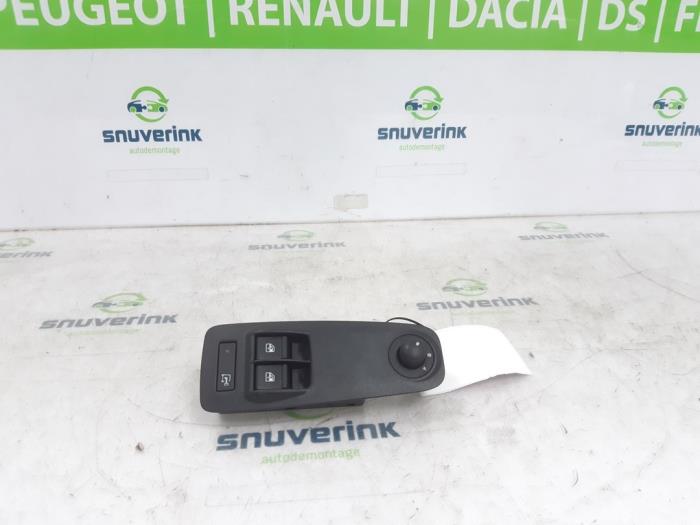 Usados Interruptor combinado de ventanillas Fiat Ducato (250) 2.2 D 120 Multijet 3 Precio € 72,60 IVA incluido ofrecido por Snuverink Autodemontage