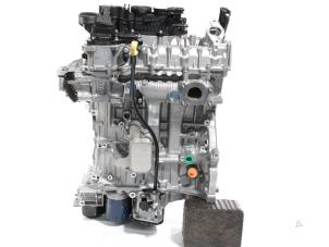 Nya Motor Peugeot 2008 (UD/UK/UR/US/UX) 1.2 Hybrid 136 Pris € 3.508,99 Inklusive moms erbjuds av Snuverink Autodemontage