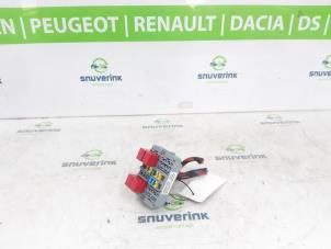 Używane Skrzynka bezpieczników Fiat Ducato (250) 2.2 D 120 Multijet 3 Cena € 96,80 Z VAT oferowane przez Snuverink Autodemontage