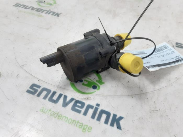 Begagnade Vattenpump Peugeot 508 (8D) 2.0 Hybrid4 16V Pris € 40,00 Marginaltabell erbjuds av Snuverink Autodemontage