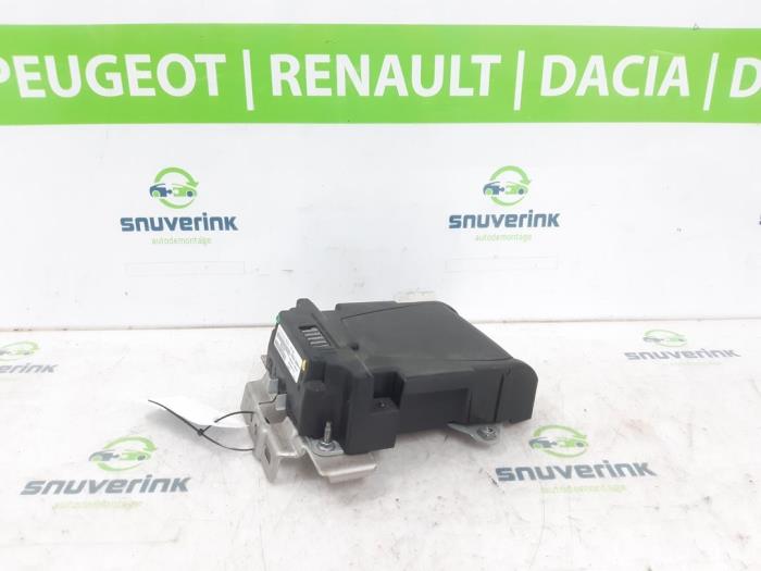 Gebrauchte Frontscheibenanzeige Peugeot 508 (8D) 2.0 Hybrid4 16V Preis € 245,00 Margenregelung angeboten von Snuverink Autodemontage
