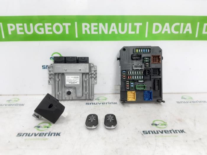 Used Engine management computer Peugeot 508 (8D) 2.0 Hybrid4 16V Price € 300,00 Margin scheme offered by Snuverink Autodemontage