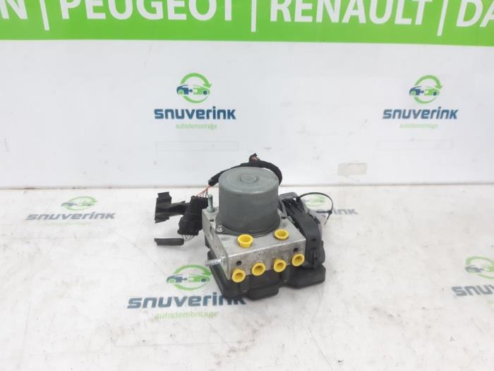 Begagnade ABS-pump Fiat Ducato (250) 2.2 D 120 Multijet 3 Pris € 514,25 Inklusive moms erbjuds av Snuverink Autodemontage