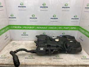 Begagnade Tank Renault Trafic (1FL/2FL/3FL/4FL) 1.6 dCi 125 Twin Turbo Pris € 272,25 Inklusive moms erbjuds av Snuverink Autodemontage