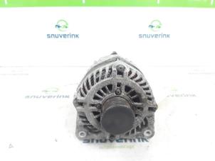 Usagé Dynamo Renault Trafic (1FL/2FL/3FL/4FL) 1.6 dCi 125 Twin Turbo Prix € 121,00 Prix TTC proposé par Snuverink Autodemontage