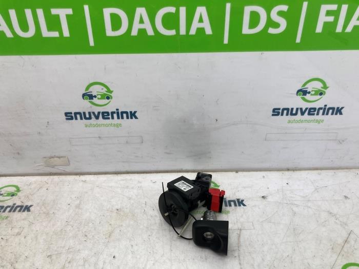 Gebrauchte Schlossset Renault Trafic (1FL/2FL/3FL/4FL) 1.6 dCi 125 Twin Turbo Preis € 114,95 Mit Mehrwertsteuer angeboten von Snuverink Autodemontage