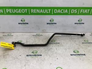 Usados Cable de cambio de caja de cambios Renault Twingo II (CN) 1.2 16V Precio € 85,00 Norma de margen ofrecido por Snuverink Autodemontage