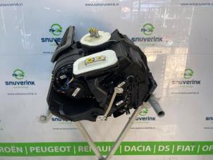 Używane Nagrzewnica Renault Megane IV Estate (RFBK) 1.2 Energy TCE 130 Cena € 393,25 Z VAT oferowane przez Snuverink Autodemontage