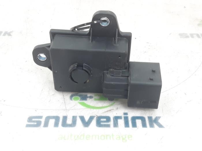 Używane Przekaznik start/stop Peugeot 5008 II (M4/MC/MJ/MR) 1.6 THP 165 Cena € 65,00 Procedura marży oferowane przez Snuverink Autodemontage