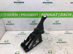 Begagnade Växelspak Renault Twingo III (AH) 1.0 SCe 70 12V Pris € 50,00 Marginaltabell erbjuds av Snuverink Autodemontage