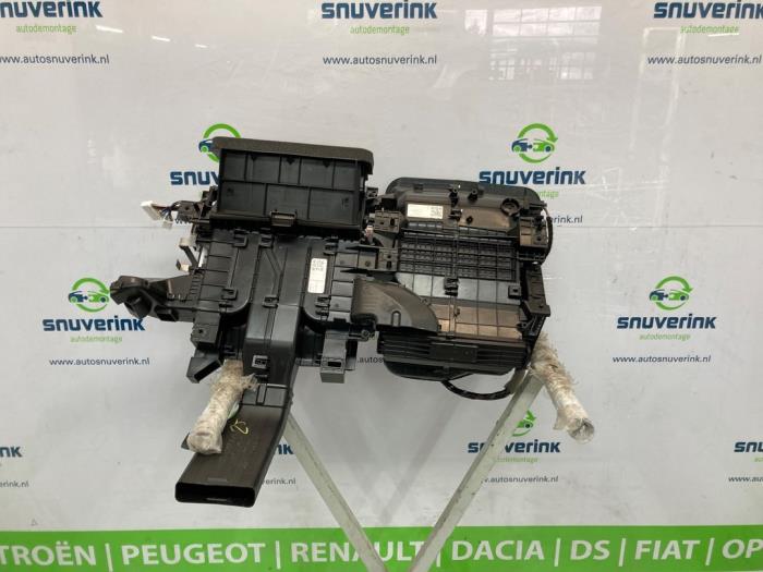Begagnade Värmarhus Renault Megane E-Tech (RCB) 60 kWh Pris € 650,00 Marginaltabell erbjuds av Snuverink Autodemontage