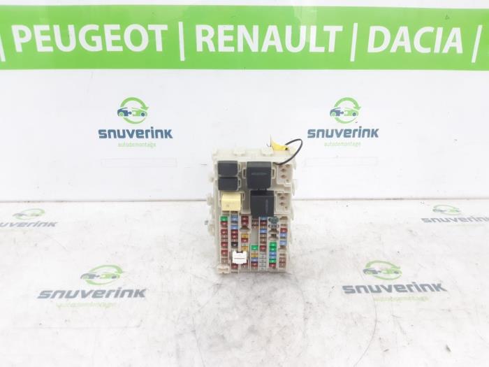 Begagnade Säkringsbox Renault Megane E-Tech (RCB) 60 kWh Pris € 60,00 Marginaltabell erbjuds av Snuverink Autodemontage