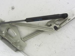 Used Tailgate hinge Peugeot 407 (6D) 1.8 16V Price on request offered by Snuverink Autodemontage