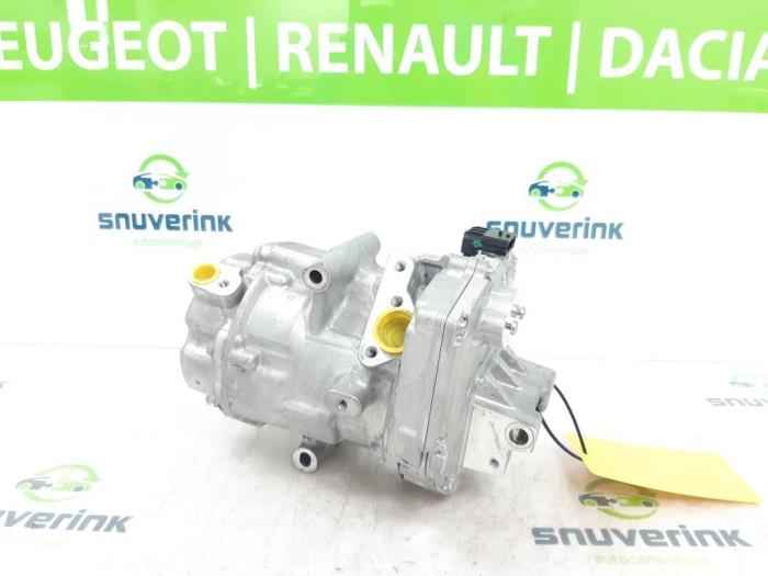 Gebrauchte Klimapumpe Renault Arkana (RJLL) 1.6 E-Tech 145 16V Preis € 417,45 Mit Mehrwertsteuer angeboten von Snuverink Autodemontage