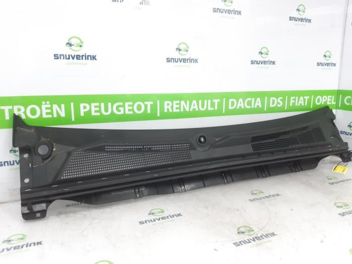 Używane Parawan Renault Arkana (RJLL) 1.6 E-Tech 145 16V Cena € 175,45 Z VAT oferowane przez Snuverink Autodemontage