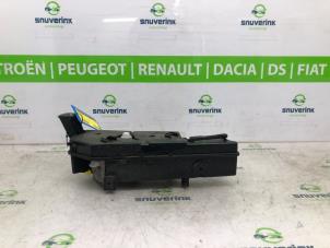 Begagnade Tillsatsmedelstank Peugeot Partner (GC/GF/GG/GJ/GK) 1.6 BlueHDI 75 Pris € 242,00 Inklusive moms erbjuds av Snuverink Autodemontage