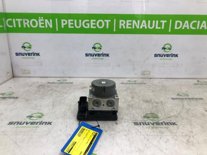 Używane Pompa ABS Peugeot 208 I (CA/CC/CK/CL) 1.6 Blue HDi 75 Cena € 135,00 Procedura marży oferowane przez Snuverink Autodemontage