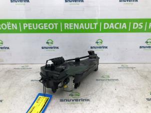 Begagnade Tillsatsmedelstank Peugeot 208 I (CA/CC/CK/CL) 1.6 Blue HDi 75 Pris € 200,00 Marginaltabell erbjuds av Snuverink Autodemontage
