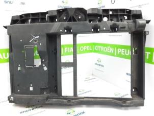 Gebrauchte Vorderwand Peugeot 208 I (CA/CC/CK/CL) 1.2 Vti 12V PureTech 82 Preis € 70,00 Margenregelung angeboten von Snuverink Autodemontage