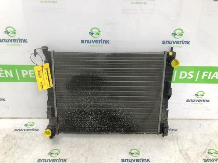 Used Radiator Renault Twingo II (CN) 1.2 16V Price € 60,00 Margin scheme offered by Snuverink Autodemontage