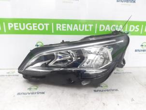 Usados Faro izquierda Peugeot 3008 II (M4/MC/MJ/MR) 1.2 12V e-THP PureTech 130 Precio € 635,25 IVA incluido ofrecido por Snuverink Autodemontage