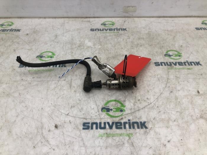 Usados Inyector Adblue Citroen Berlingo 1.5 BlueHDi 75 Precio € 66,55 IVA incluido ofrecido por Snuverink Autodemontage