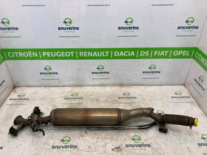 Używane Filtr czastek stalych Citroen Jumpy 2.0 Blue HDI 120 Cena € 847,00 Z VAT oferowane przez Snuverink Autodemontage
