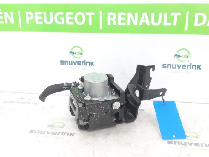 Usagé Pompe ABS Peugeot 2008 (UD/UK/UR/US/UX) e-2008 54 kWh Prix € 484,00 Prix TTC proposé par Snuverink Autodemontage