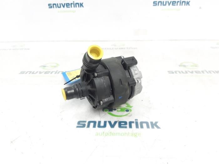Usagé Pompe à eau Peugeot 2008 (UD/UK/UR/US/UX) e-2008 54 kWh Prix € 42,35 Prix TTC proposé par Snuverink Autodemontage