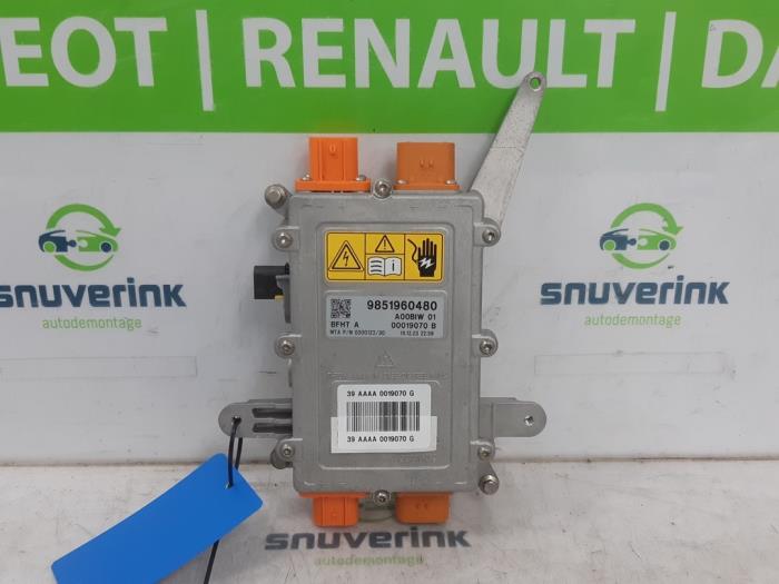 Używane DC/CD konwertor Peugeot 2008 (UD/UK/UR/US/UX) e-2008 54 kWh Cena € 441,65 Z VAT oferowane przez Snuverink Autodemontage