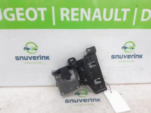 Begagnade Adaptiv farthållare, sensor (avstånd) Peugeot 2008 (UD/UK/UR/US/UX) e-2008 54 kWh Pris € 356,95 Inklusive moms erbjuds av Snuverink Autodemontage