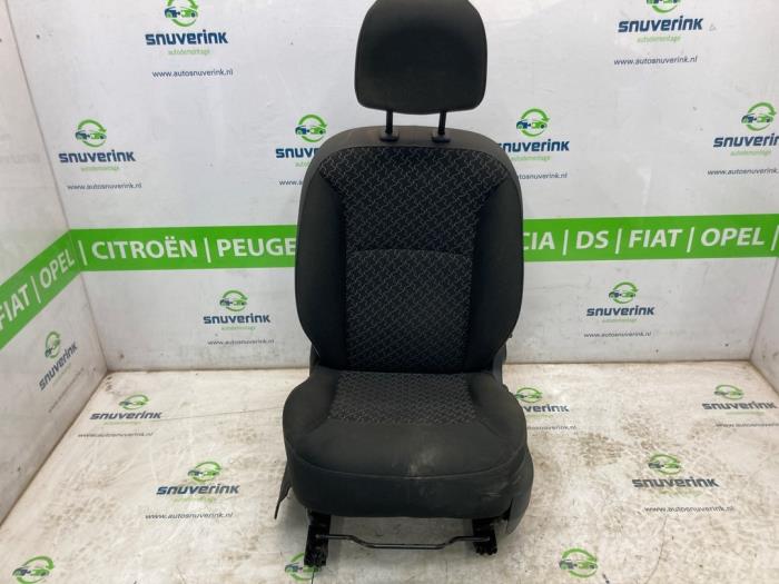 Używane Fotel lewy Renault Kangoo Express (FW) 1.5 dCi 110 Cena € 150,00 Procedura marży oferowane przez Snuverink Autodemontage