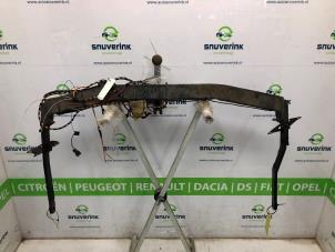 Używane Hak holowniczy Renault Scénic III (JZ) 1.5 dCi 110 Cena € 145,00 Procedura marży oferowane przez Snuverink Autodemontage