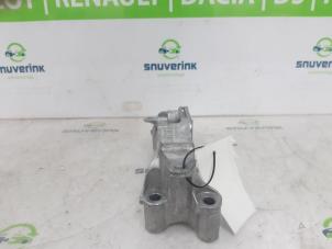 Engine mount from a Peugeot 308 SW (F4/FC/FN/FR) 1.2 PureTech Hybrid 136 2024