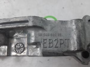 Engine mount from a Peugeot 308 SW (F4/FC/FN/FR) 1.2 PureTech Hybrid 136 2024