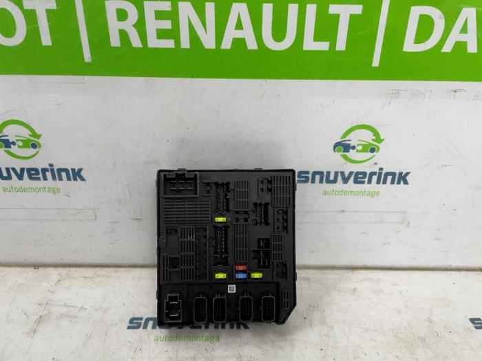 Begagnade Säkringsbox Renault Fluence (LZ) ZE Pris € 115,00 Marginaltabell erbjuds av Snuverink Autodemontage