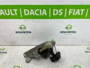 Begagnade Växlingsmekanism Opel Corsa F (UB/UH/UP) 1.2 Turbo 12V 100 Pris € 72,60 Inklusive moms erbjuds av Snuverink Autodemontage