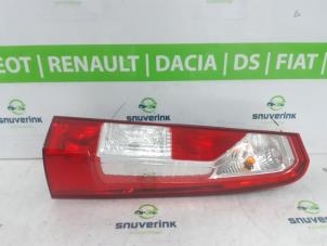 Begagnade Baklykta, höger Renault Master III (FV) 2.3 Energy dCi 180 Twin Turbo 16V FWD Pris € 96,80 Inklusive moms erbjuds av Snuverink Autodemontage