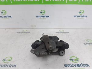 Gebrauchte Bremszange rechts hinten Renault Master III (FV) 2.3 Energy dCi 180 Twin Turbo 16V FWD Preis € 181,50 Mit Mehrwertsteuer angeboten von Snuverink Autodemontage